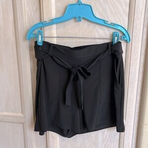 3/$30| 🌸 WHBM High Rise Matte Jersey Shorts